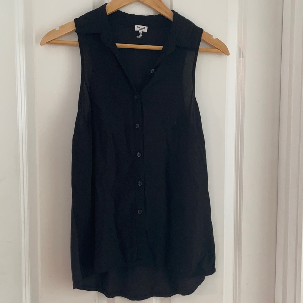 Splendid sleeveless shirt